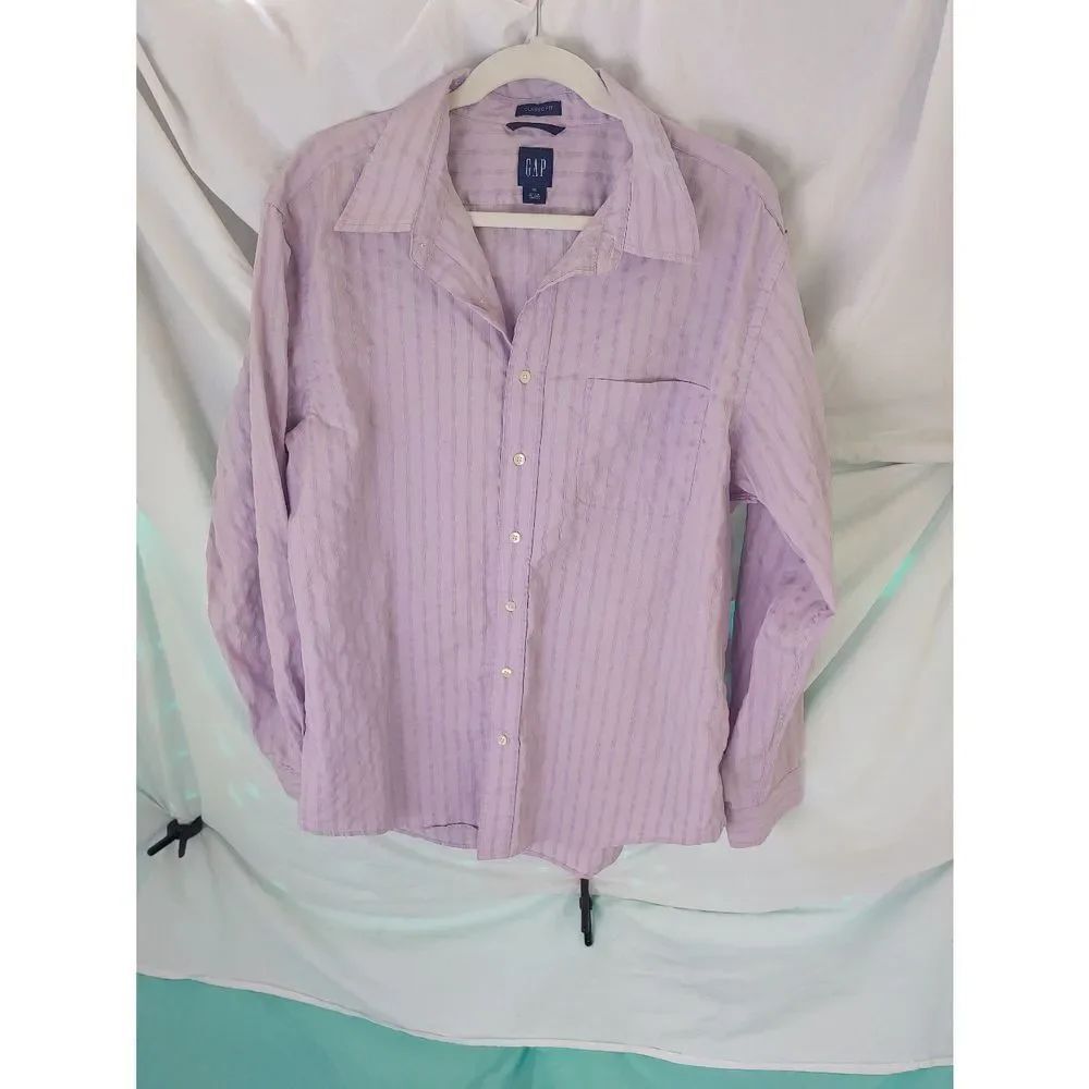 Gap Mens Size XL Classic Fit Lavender Striped Button Down Shirt.